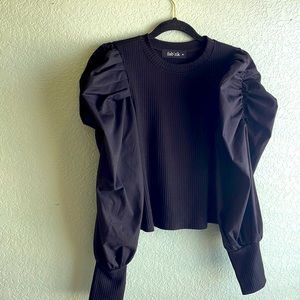 Cropped ruched sleeve top